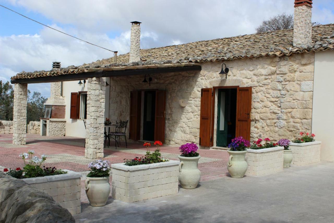 Villa Clara Chiaramonte Gulfi Buitenkant foto